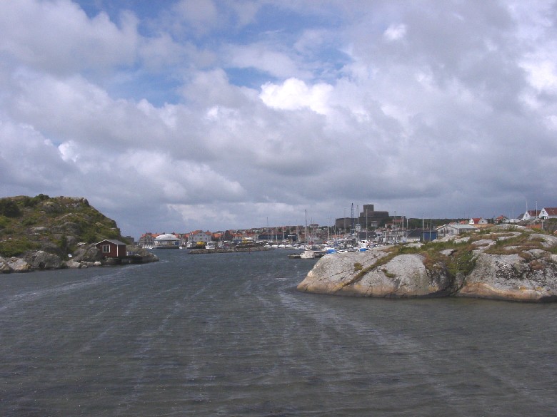 Blick auf den Sportboothafen in Marstrand